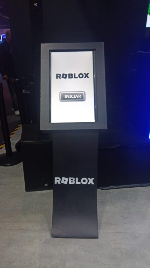 Totem Interativo para Eventos Corporativos | Aluguel de Totem Interativo com Personalização