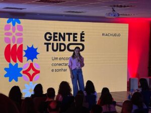 Aluguel e Venda de Painéis de LED Indoor e Outdoor, TVs Touch Screen e Totens Interativos para Eventos em Salvador, Camaçari e Vitória da Conquista — Soluções Visuais de Alto Impacto para Congressos, Feiras e Convenções na Bahia 2026